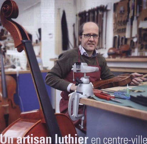 Un artisan luthier en centre-ville - Nicolas Démarais